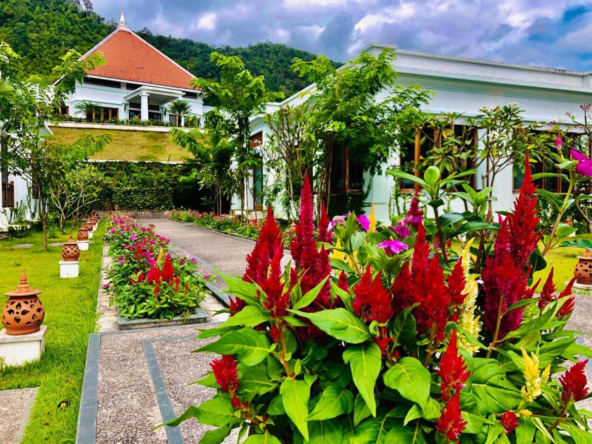 Le Grand Pakbeng Hotel Exterior photo